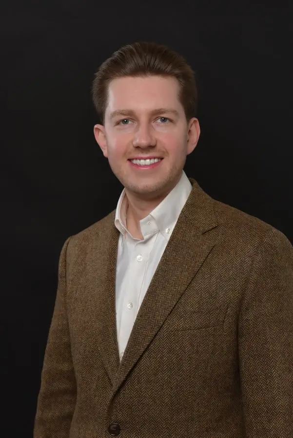 Dennis Hübert, Advisor – Finance & Operations